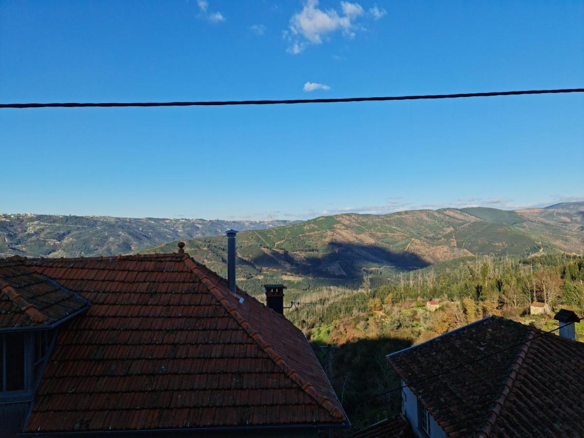 Villa Casa Na Fraga Aldeia das Dez Esterno foto
